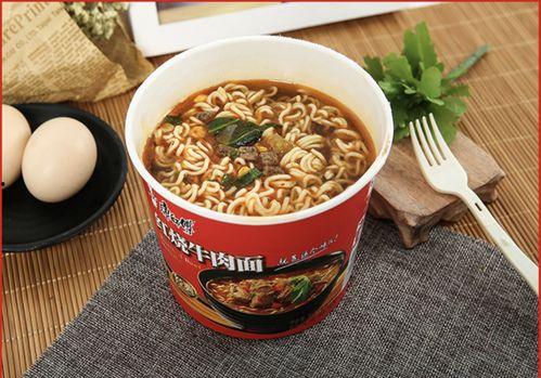 网红吃牛肉泡面图片,美味与视觉的双重盛宴