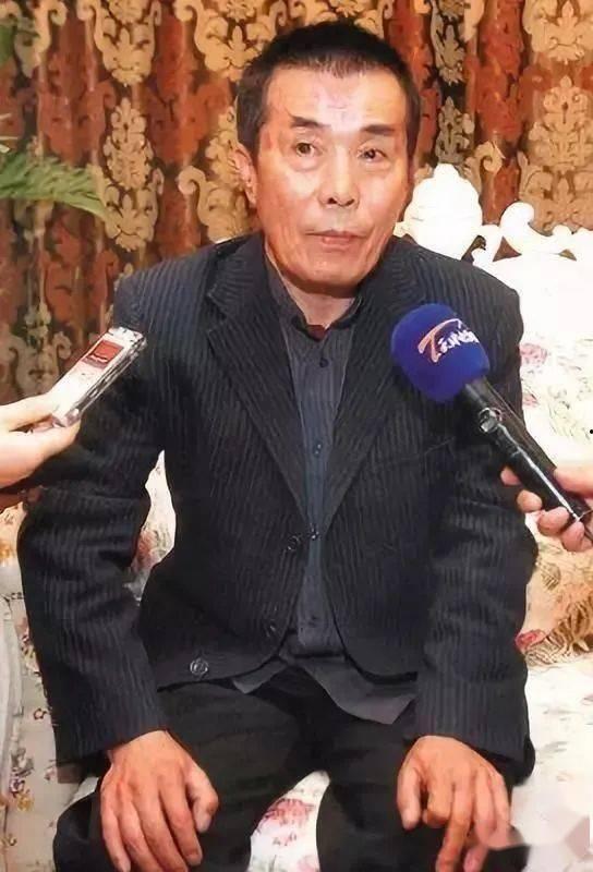 我不是明星 赵本山,赵本山自述从草根到喜剧大师的蜕变之路