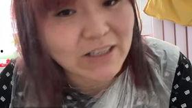 老嫂子吃瓜图片,夏日闲情逸致图