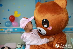 给网红熊涂颜色,色彩斑斓的网红熊奇幻之旅