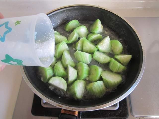 焼瓜吃中药能吃吗,烧瓜与中药同食的注意事项及建议