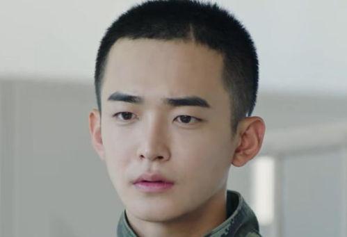 哪个男明星丁大,从影视新星到实力派演员的蜕变之路