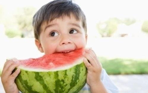 儿童吃瓜大赛文案简短,欢乐童声响彻现场”