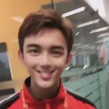 网红歌手吴磊,从网红歌手到音乐新星的蜕变之路