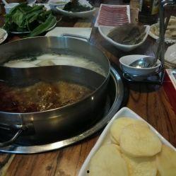 新乡市网红雪景火锅,冬日里的暖意盛宴，视觉与味蕾的双重享受”