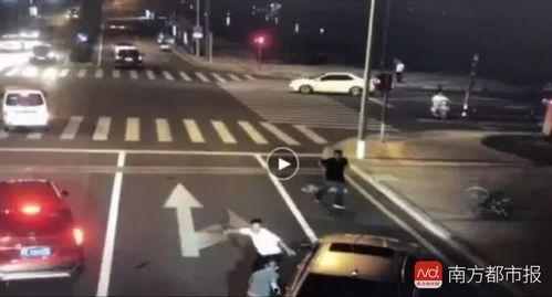 介休网红拿刀砍人,一场网络暴力的悲剧